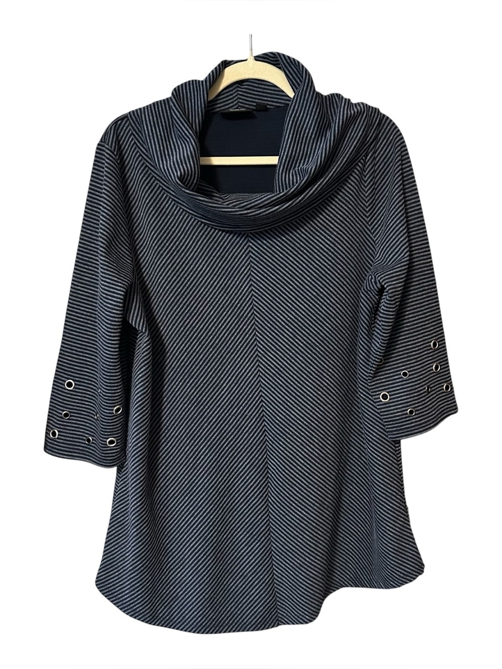 Onque Casual Diagonal Stripe Gray Black Cowl Neck Top Tunic Grommet Sleeves XL